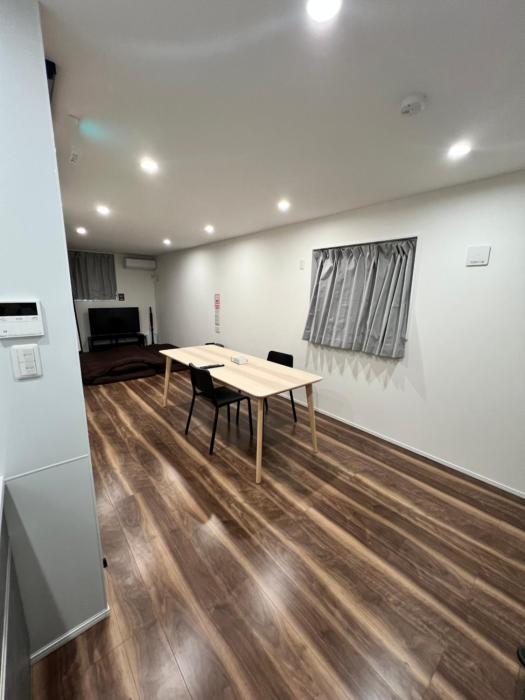 新築"Kaara"駅から2分 USJ空庭難波梅田まで10分!!まるごと一軒家貸し切り!!大人数宿泊可能!駐車場有