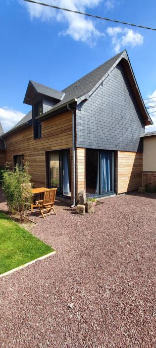 La Dépendance dEn Face