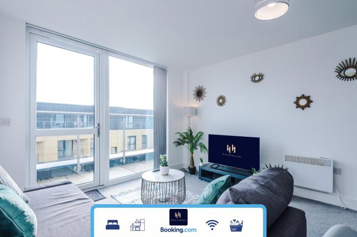 Salford Corporate Stays Balcony WiFi Sleeps 5