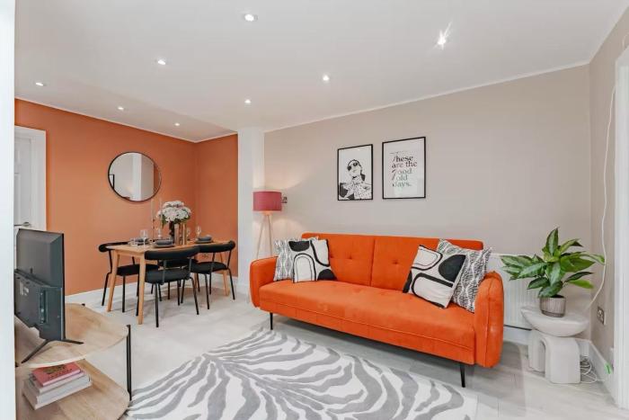 The Stylish Shamrock London Escape - Modern and Airy Apartment with Garden - Good transport links