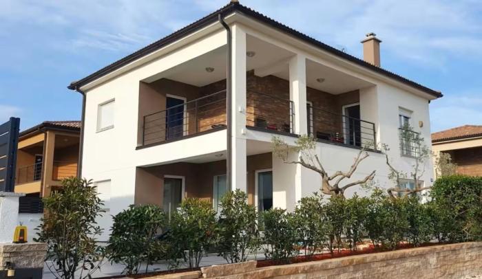 Villa Gusto 4 Mit Pool und beheiztem Whirlpool