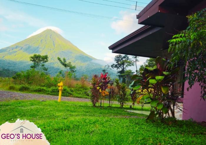 GeoS House & Volcan View