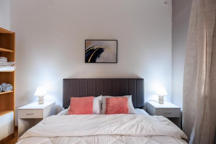 Aiolos Elegant retro suite in GLYFADA centre