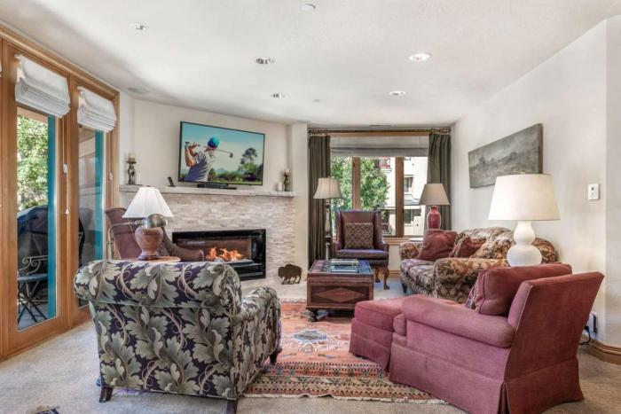 Ski In, Ski Out 3 Bedroom In Beaver Creek Village With Excellent Mountain Views