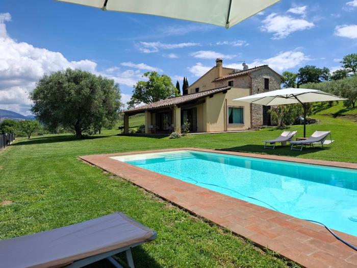 IL CASALE DEGLI ULIVI- Splendido casale panoramico con piscina a 30 min da Roma GRA