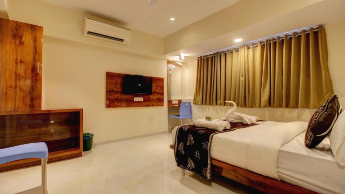 Hotel Sapphire Inn Residency
