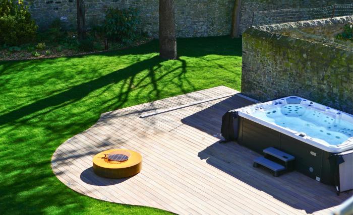 Opal Retreat - Luxury Home for 15 People