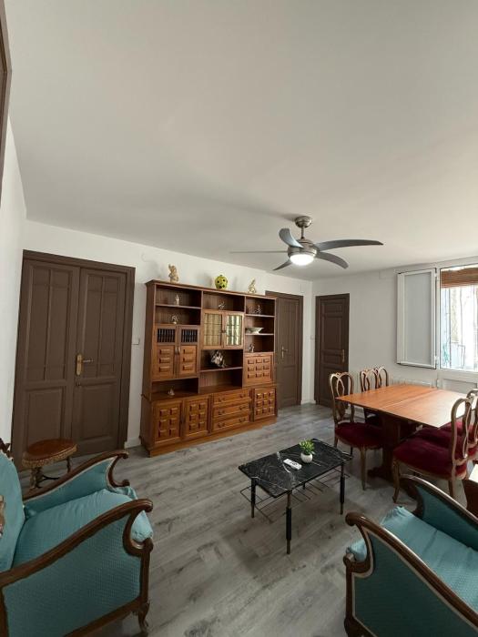 Amplio piso para 17 en pleno centro de Madrid