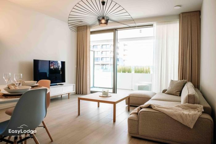 MARIE - Nieuw appartement vlakbij het strand met terras en privégarage