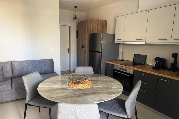 Crystal 1 Apartment Ofrinio