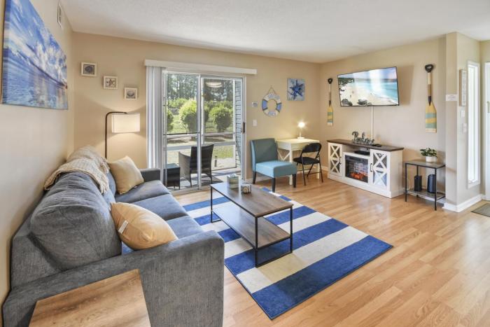 Retreat at Glenns Bay 203E condo