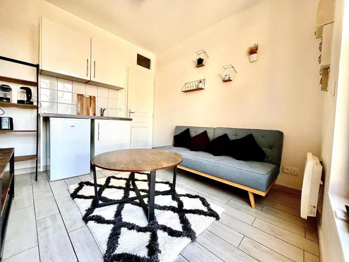 Petit Deux Pièces-Place de parking