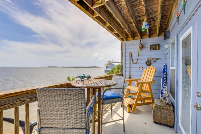 Walkable Beachfront Retreat on Cedar Key!
