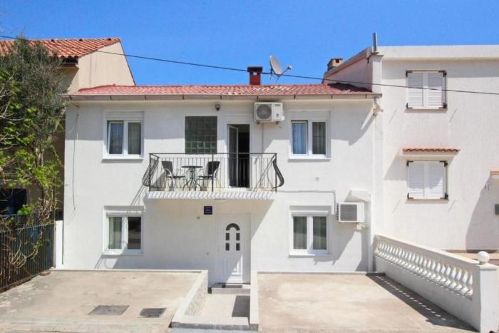 Apartments with parking space Baska, Krk - 24408