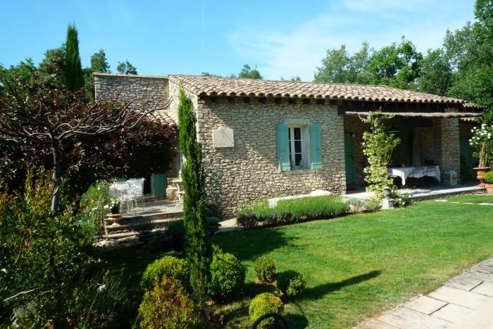 Beautiful Provencal villa with pool and jacuzzi