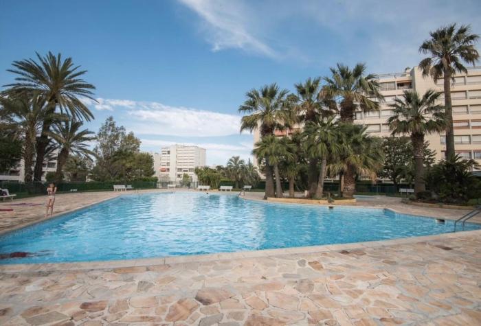 Beautiful apartment 82m2, WiFi, Air conditioning, sea view & pool & tennis