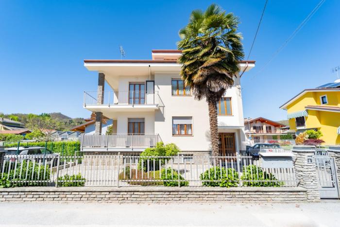 Elegante Appartamento con Terrazzo - Parcheggio Gratuito Privato & Wifi