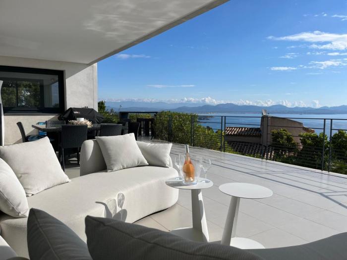 Ferreol 2 moderne, vue mer panoramique, piscine, clim