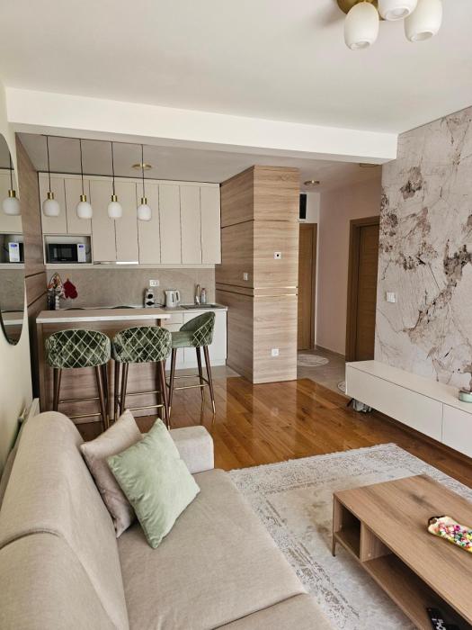 Royal Gardens Elegance