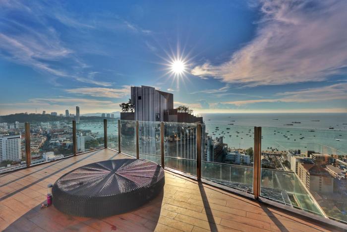 The base central Pattay CD