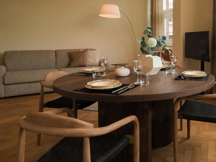 Giselda Oval Suite - Smart Central