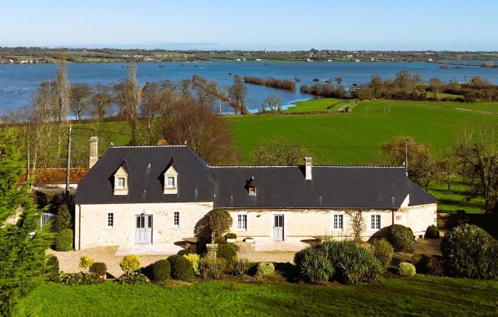 Le domaine des Roseraies,