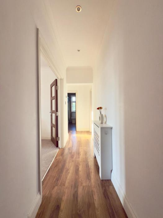 Edgware Bright 2 Bedrooms,