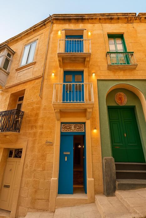 Traditional Maltese Family Townhouse - Cospicua