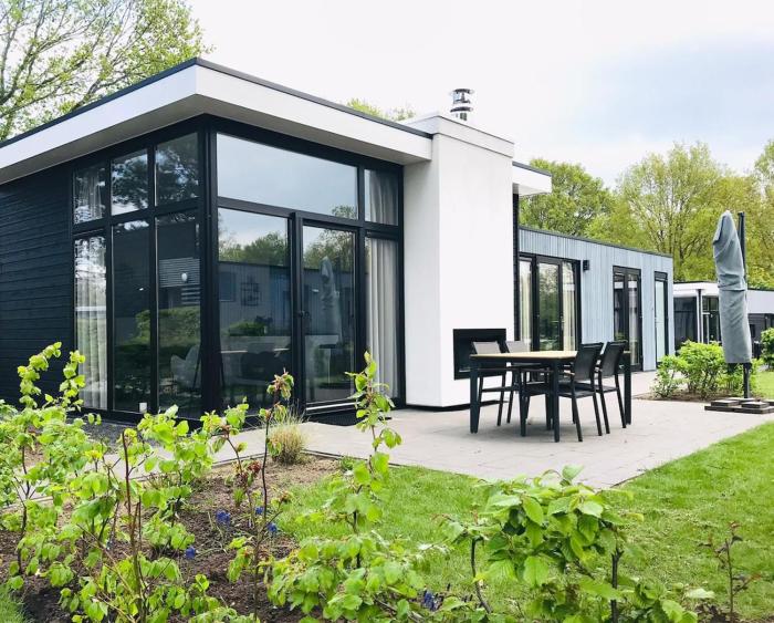 Exklusives Chalet am Veluwemeer im Europacs Bad Hoophiuzen