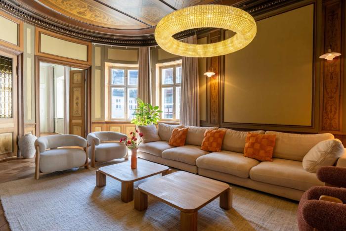 Royal and Luxurious Manor Apartments