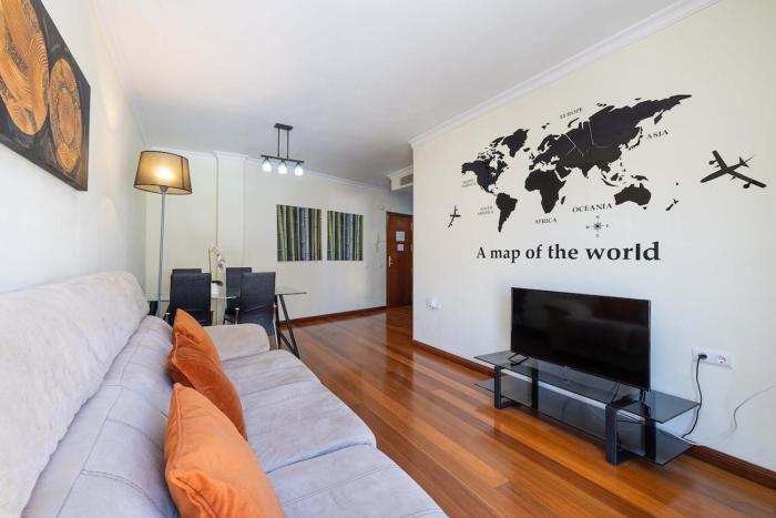 Spacious 3-Bedroom Apartment in Málaga