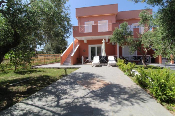 Mavrovouni Beach House Left