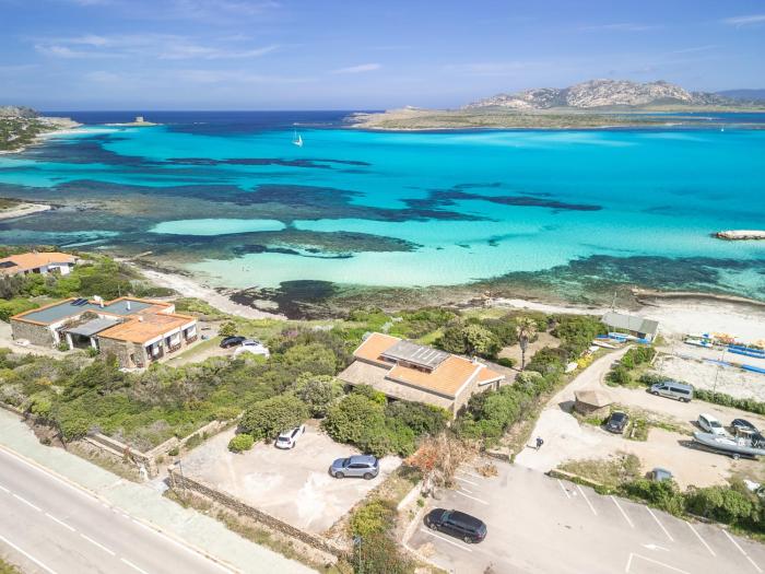Villa Iole, con accesso alla spiaggia - Hosty Sardegna