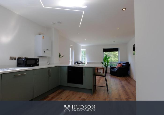 Stylish 2-Bed Maisonette