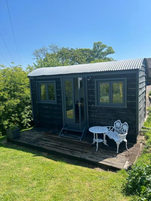 Rhodes To Serenity - Mermaid Shepherds Hut