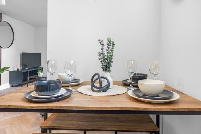 St Georges Quarter Stay - Modern City Centre Duplex - Perfect for Business & Leisure - FREE PARKING - WiFi Included - Close to transport links