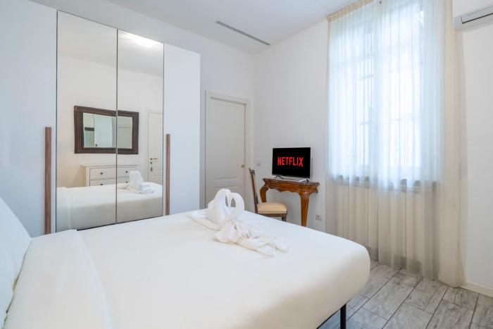 Duomo 15 - Suite 5 from Station with Wifi and A-C