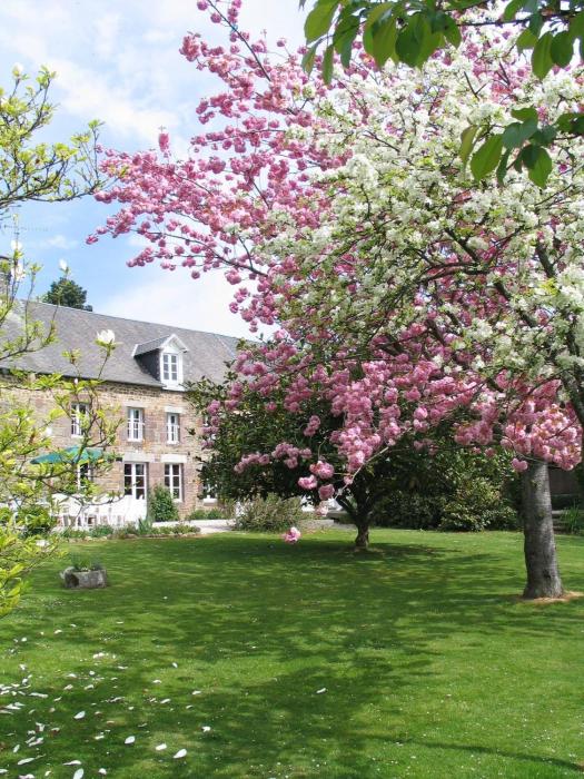 La Longère 1750 Hambye piscine grand jardin