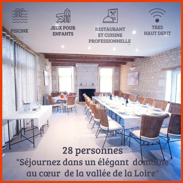 Domaine à proximité de Chinon avec piscine, billard, pétanque, jeux pour enfants