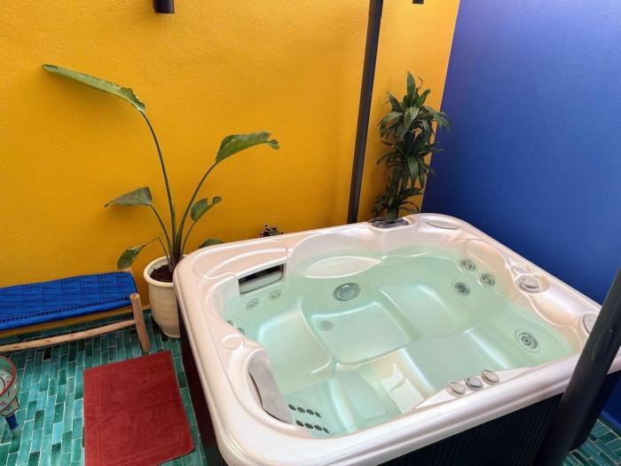 Beautiful winter apartment with private hot tub