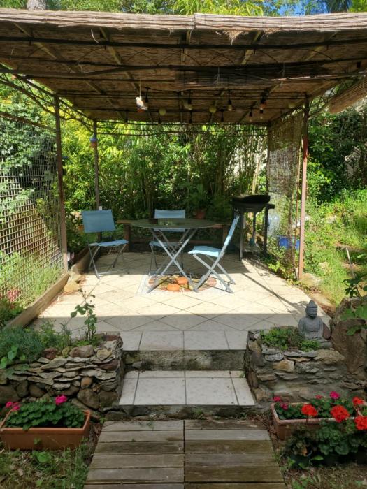 Jolie maison sous les pins