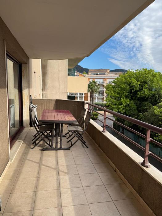 T2 climatisé au cœur de Cavalaire, avec terrasse, garage, proche des plages et commerces- Onda di mar