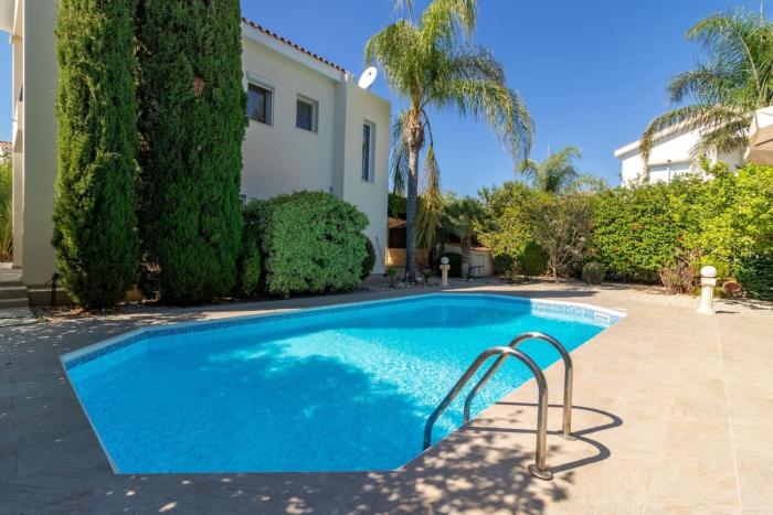 Villa Melania - Garden Haven near Coral Bay Beach