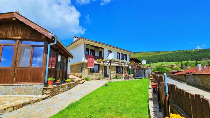 Къща за гости Песента на колелетата - Жеравна