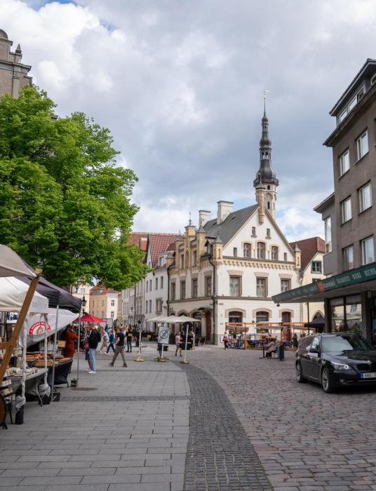 2BR 98m2 apartment in Old Town with View and Free Parking!