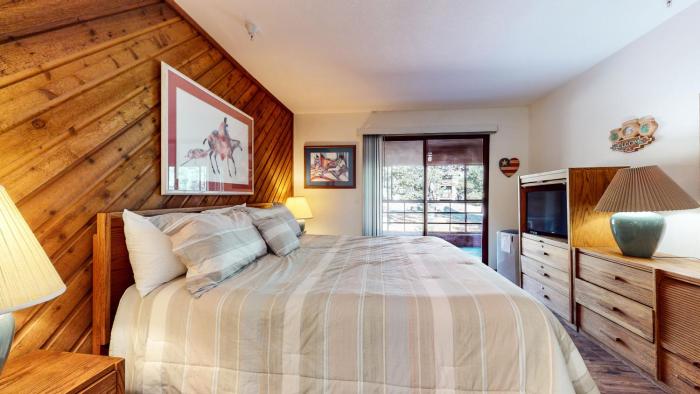 Aspen Creek #215 Hot Tubs Near Golf & Hiking