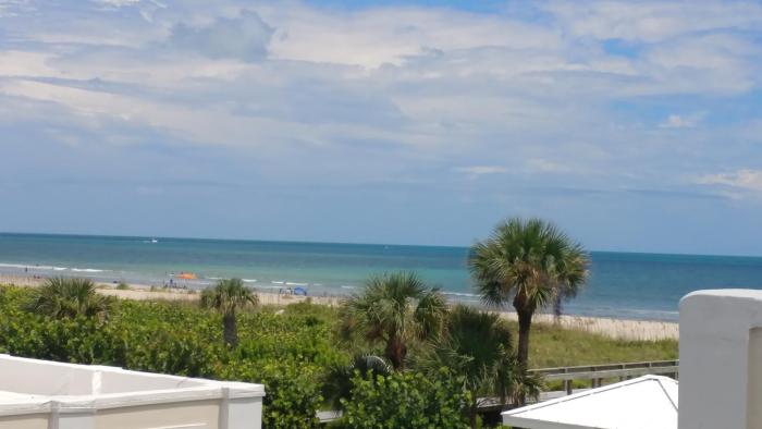 2305 Amazing Oceanview Penthouse