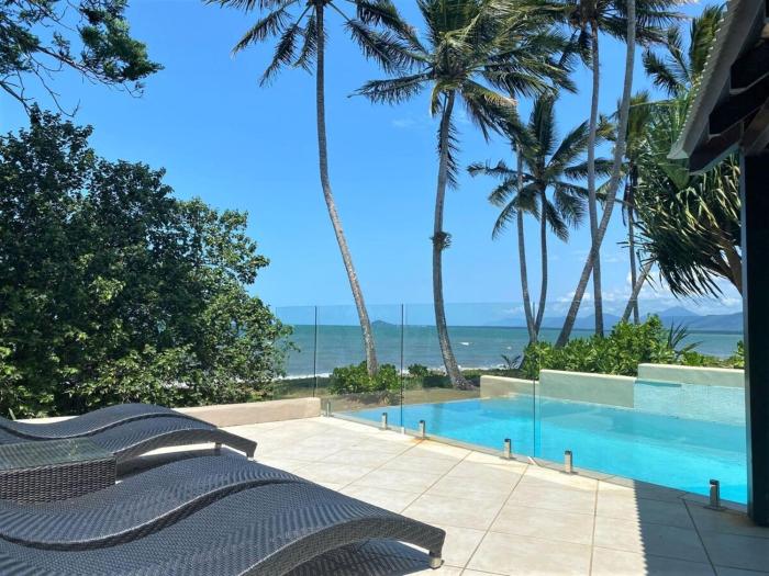 The Beach Villa on Newell Beach