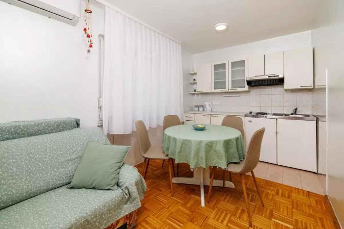Apartment in Crikvenica 51468