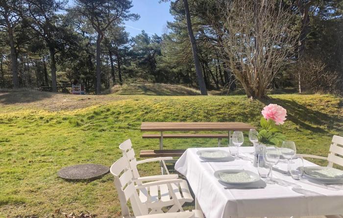 1 Bedroom Stunning Apartment In Nexø